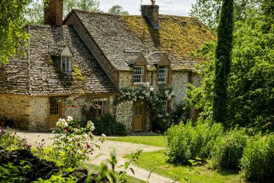 A home in The Cotswolds & rural Midlands ready for a later-life move